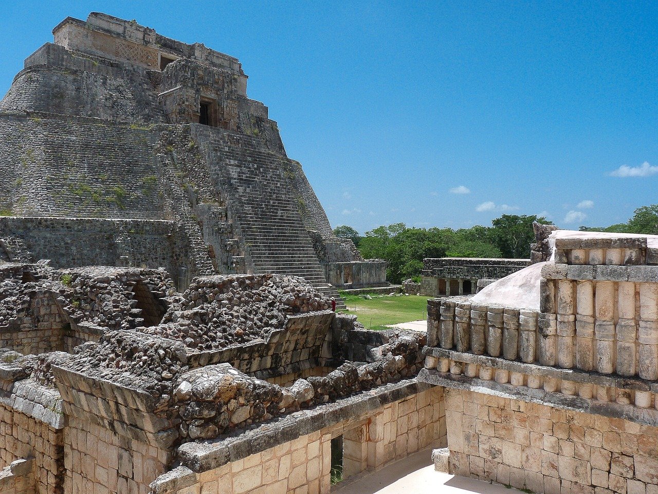 How to Get from Cancun to Chichen Itza: Drive, Tour & Bus Options